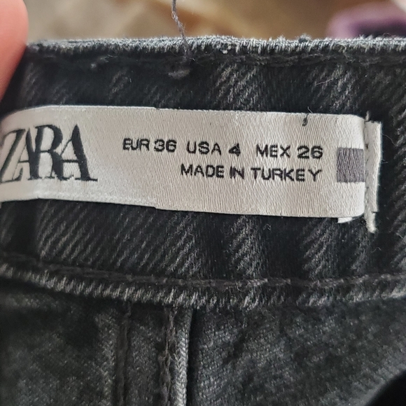 ZARA BLACK HIGH WASTED FRINGED ANKLE MOM JEANS - Picture 5 of 5